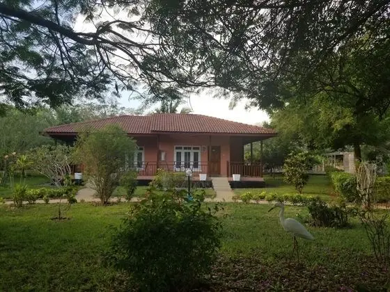 Luxury Tek Büyük Yataklı Oda, Balkon, Kısmi Deniz Manzaralı