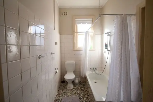 Traditional Ev, Birden Çok Yatak Odası, Veranda