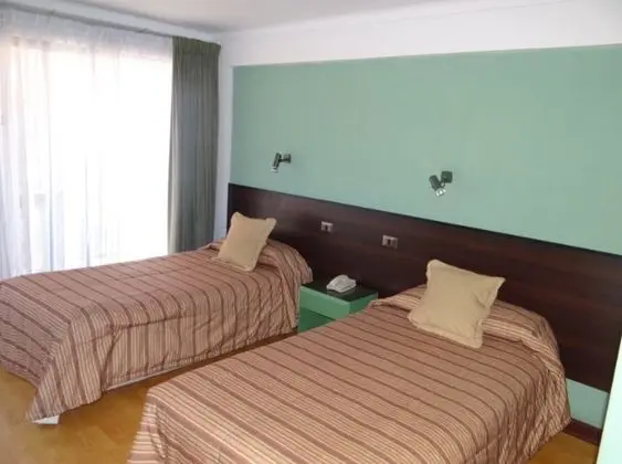 Tek Büyük Yataklı Oda, 2 Tek Kişilik Yatak