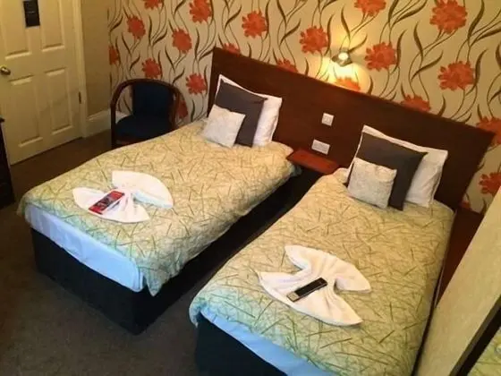 İki Ayrı Yataklı Oda, Banyolu/Duşlu