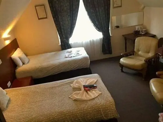 İki Ayrı Yataklı Oda, Banyolu/Duşlu