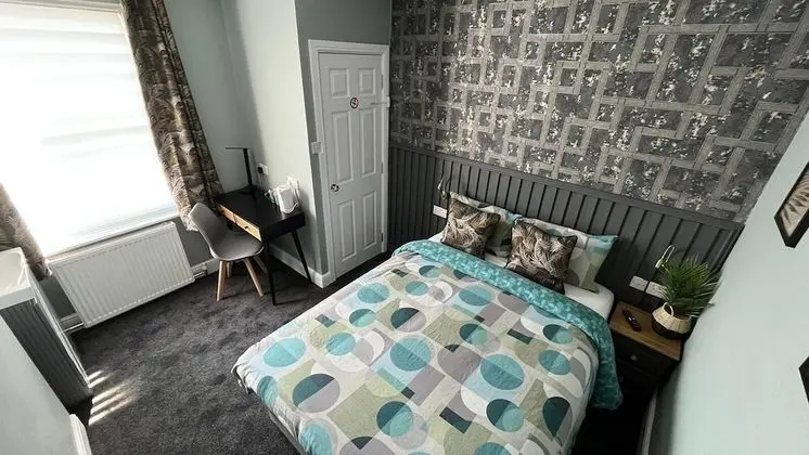 Tek Büyük Yataklı Oda, Ortak Banyo