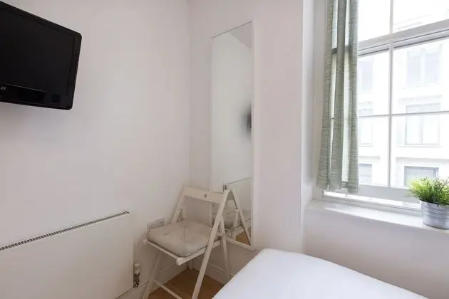 Tek Kişilik Oda, Ortak Banyo