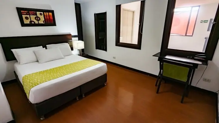 Standard Tek Büyük Yataklı Oda