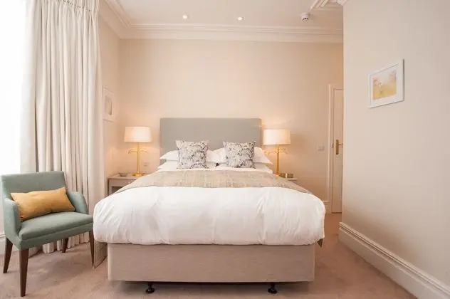 Luxury Tek Büyük Yataklı Oda, Avlu Manzaralı