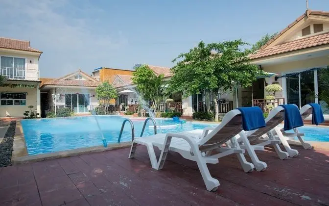 Villa, Havuz Manzaralı