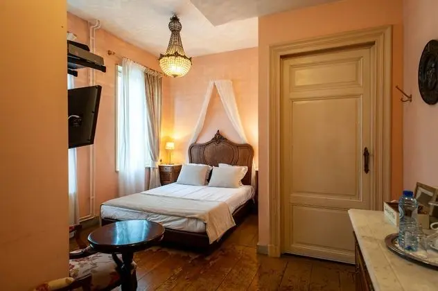 Comfort Tek Büyük Yataklı Oda