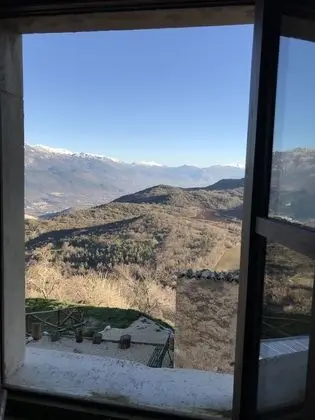 Süit, Vadi Manzaralı, Dağ Yamacı