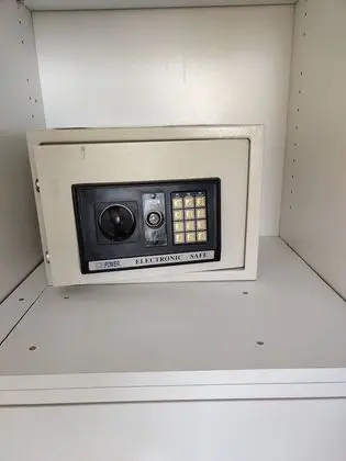 Apart Daire, 1 Büyük (Queen) Boy Yatak ve Çekyat