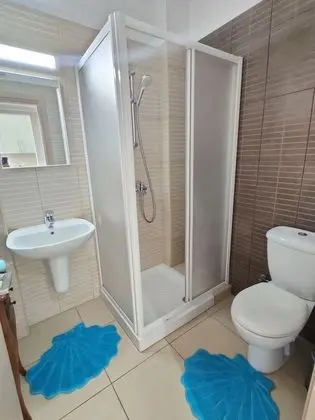 Apart Daire, 1 Büyük (Queen) Boy Yatak ve Çekyat