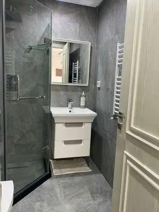 Apart Daire, 1 Büyük (Queen) Boy Yatak ve Çekyat