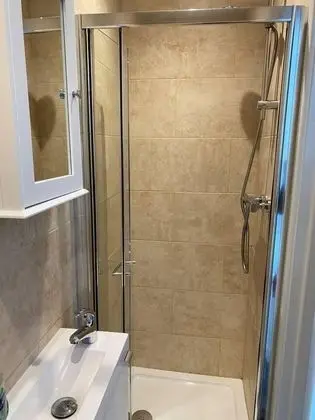 Stüdyo, 1 Büyük (Queen) Boy Yatak