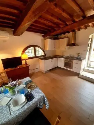 Kır Evi, 1 Büyük (Queen) Boy Yatak ve Çekyat