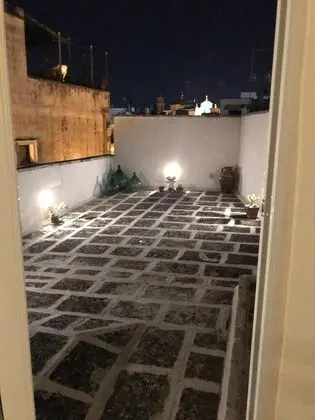 Ev, 1 Büyük (Queen) Boy Yatak