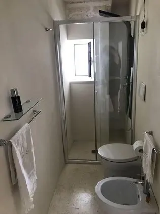 Ev, 1 Büyük (Queen) Boy Yatak