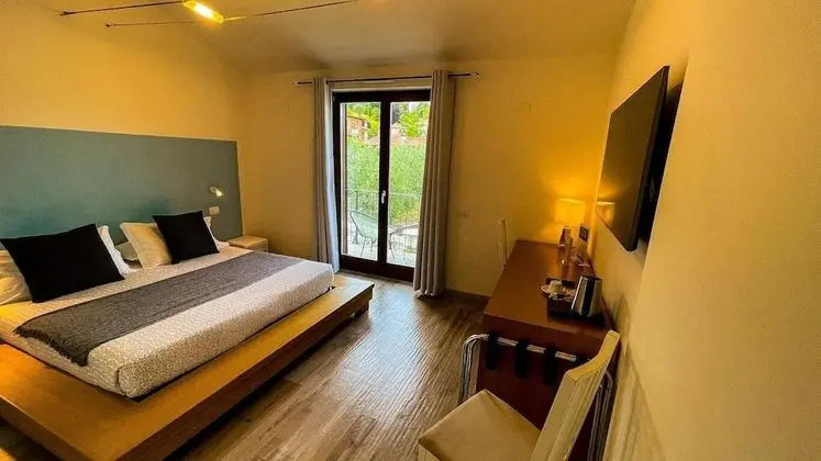 Superior Tek Büyük veya İki Ayrı Yataklı Oda, Göl Manzaralı