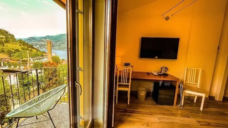 Superior Tek Büyük veya İki Ayrı Yataklı Oda, Göl Manzaralı