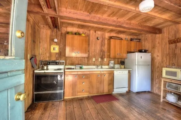 Ev, Birden Çok Yatak (Charming Cascade Chalet)