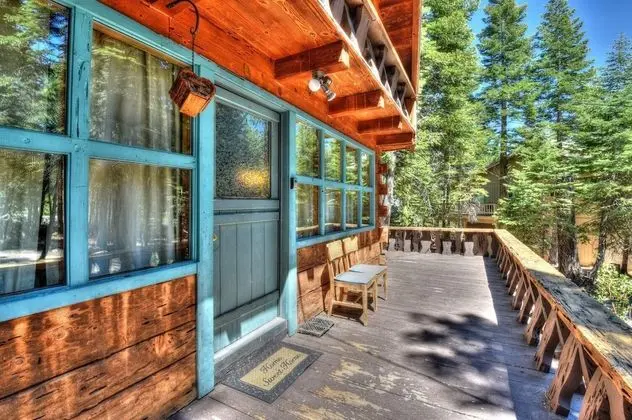 Ev, Birden Çok Yatak (Charming Cascade Chalet)