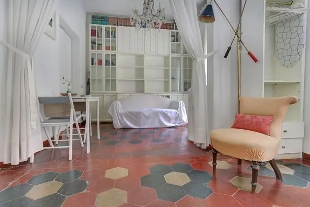 Charming Studio
