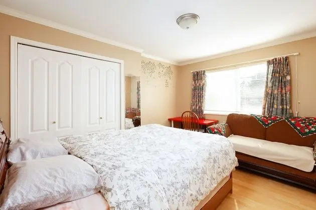 Queen Room 1 with Shared Bathroom