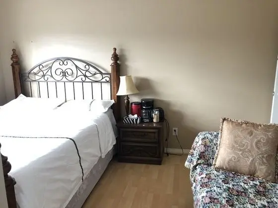 Queen Room 2 with Shared Bathroom