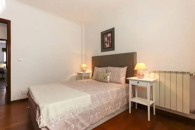 Tek Büyük Yataklı Oda, Ortak Banyo (2)