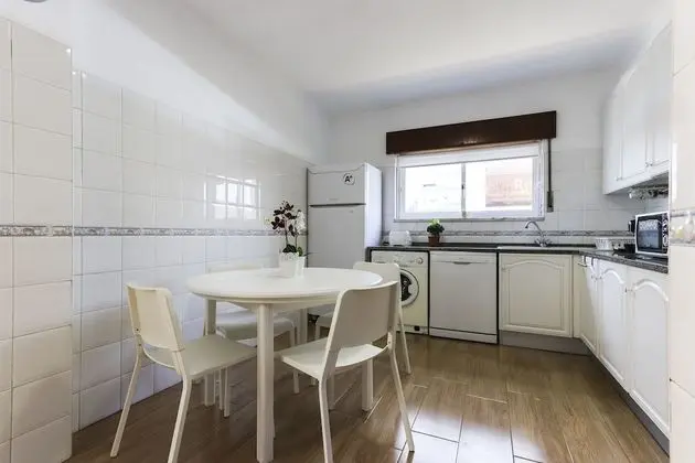 Tek Büyük Yataklı Oda, Ortak Banyo (2)