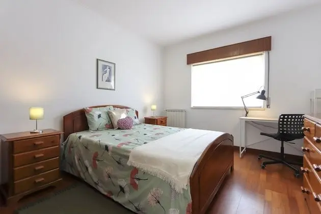 Tek Büyük Yataklı Oda, Ortak Banyo (4)