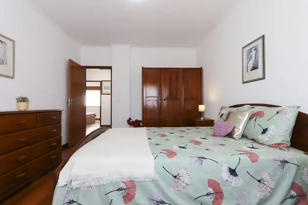 Tek Büyük Yataklı Oda, Ortak Banyo (4)