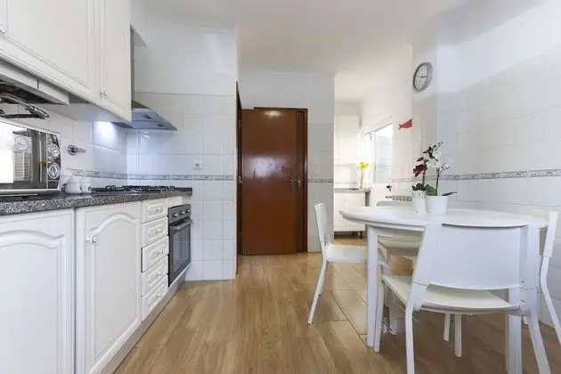 Tek Büyük Yataklı Oda, Ortak Banyo (4)