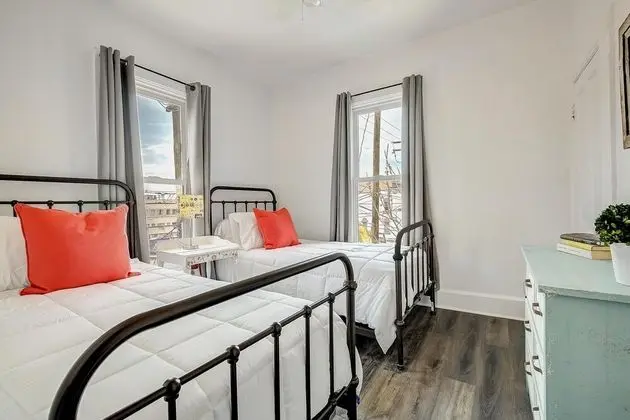 Ev, Birden Çok Yatak, Şehir Manzaralı (The Stiles Historical Estate by RiNo )