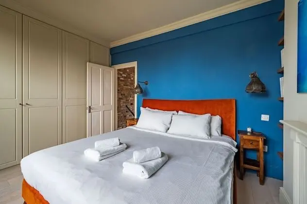 Ev (2 Bedrooms)