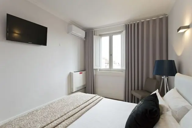 Deluxe Tek Büyük Yataklı Oda, 1 Çift Kişilik Yatak, Şehir Manzaralı