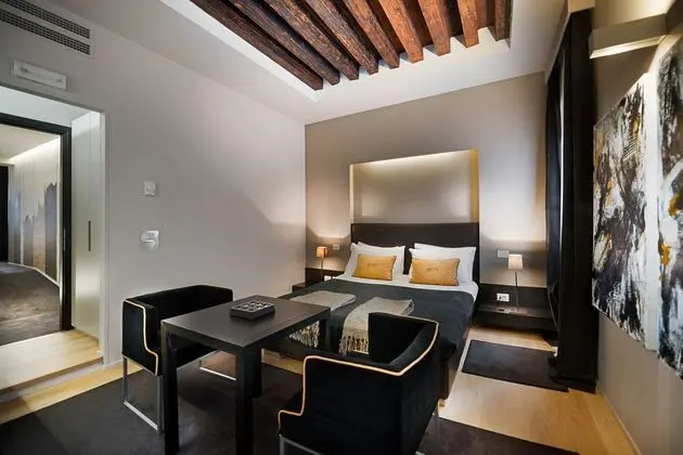 Comfort Tek Büyük Yataklı Oda