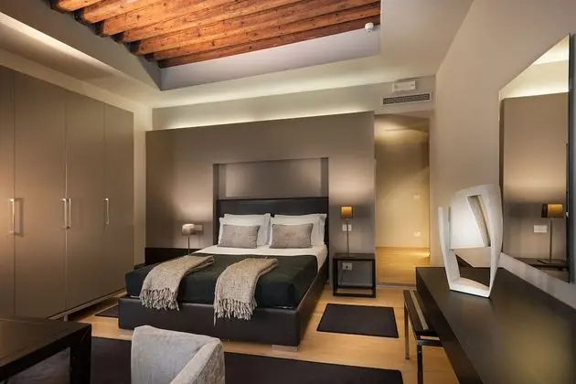 Tek Büyük Yataklı Oda (Charming)