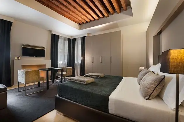 Tek Büyük Yataklı Oda (Charming)