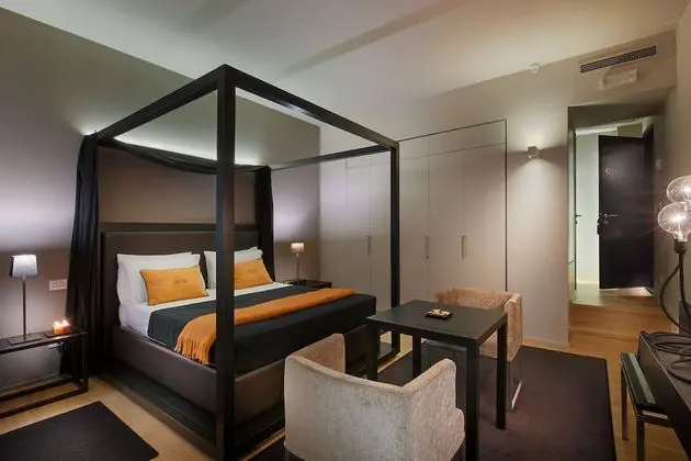 Tek Büyük Yataklı Oda (Charming)