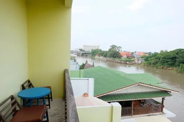 4-Bed Mixed Dormitory Room