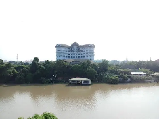 4-Bed Mixed Dormitory Room