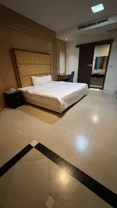 Business Tek Büyük Yataklı Oda (No garage)