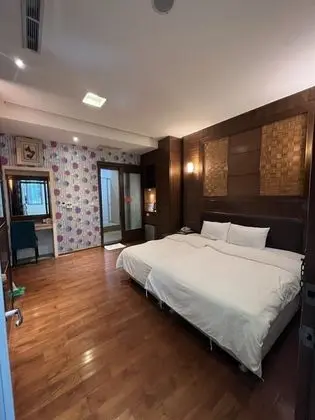 Business Tek Büyük Yataklı Oda (No garage)