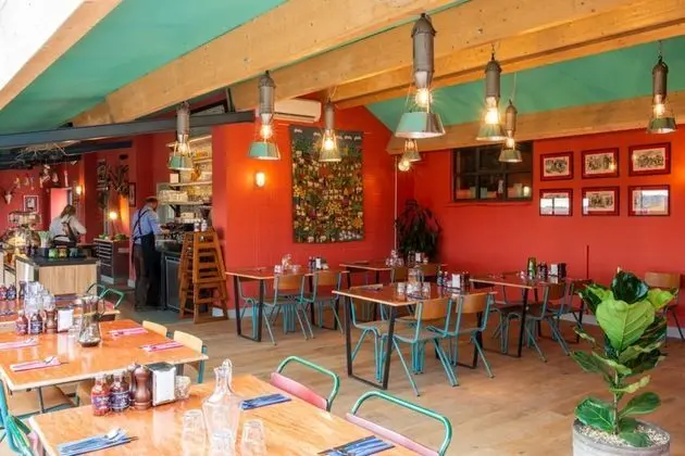 Kulübe, 1 Büyük (Queen) Boy Yatak