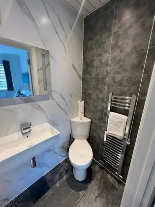 Basic Tek Büyük Yataklı Oda