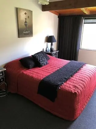Premium Kır Evi, 1 En Büyük (King) Boy Yatak, Deniz Manzaralı (The Chartré Cottage)