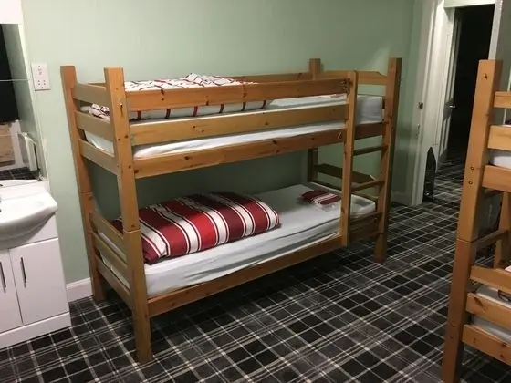 Dört Kişilik Oda, Özel Banyo (Iona Private)