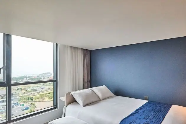 Deluxe Tek Büyük Yataklı Oda (Double & Slide Bed, Microwave)