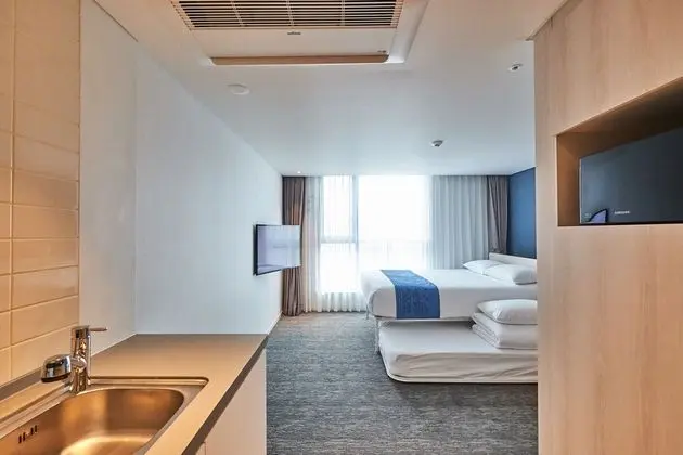 Deluxe Tek Büyük Yataklı Oda (Double & Slide Bed, Microwave)