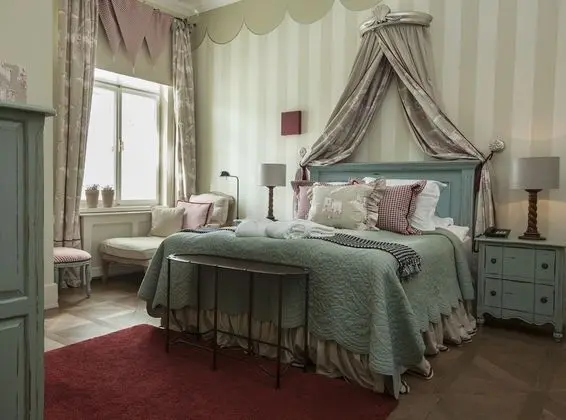 Comfort Tek Büyük Yataklı Oda