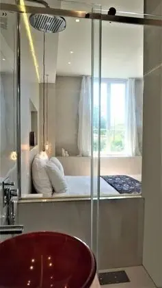 Tek Büyük Yataklı Oda (Chambre Beige)